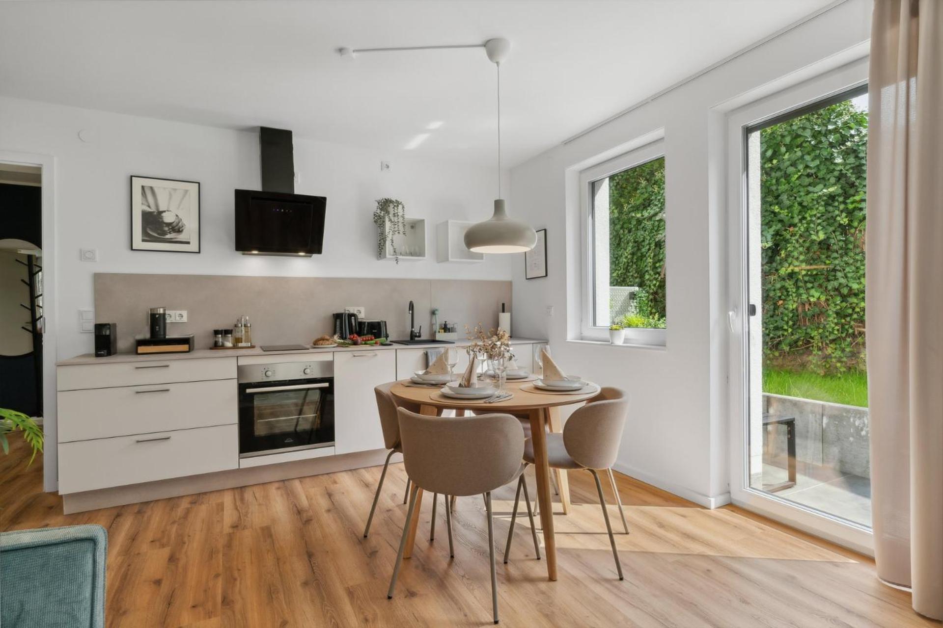 Zwei Apartments Fuer Bis Zu 8 Personen Zentral, Modern, Mit Terrasse & Balkon Bielefeld Esterno foto