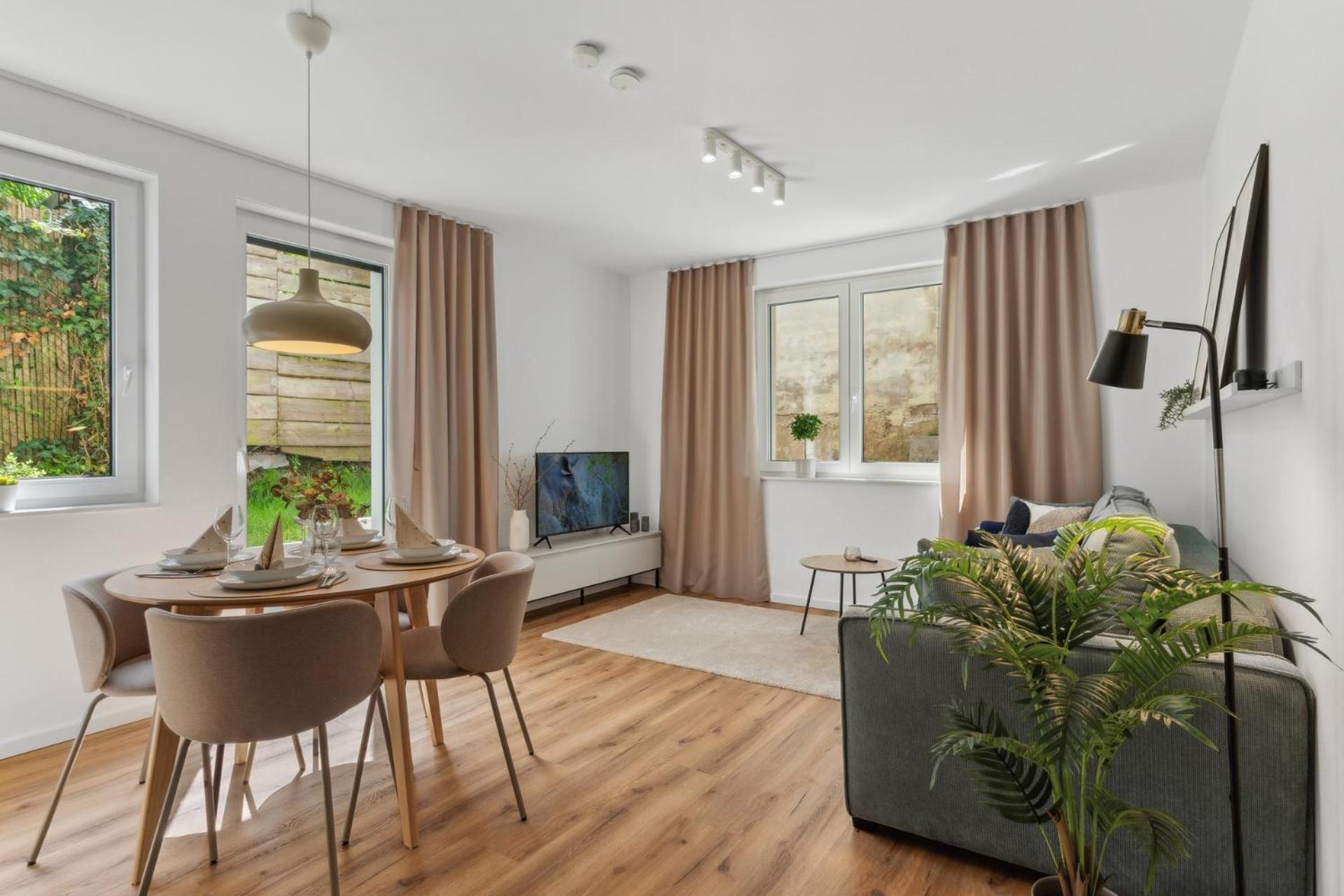 Zwei Apartments Fuer Bis Zu 8 Personen Zentral, Modern, Mit Terrasse & Balkon Bielefeld Esterno foto