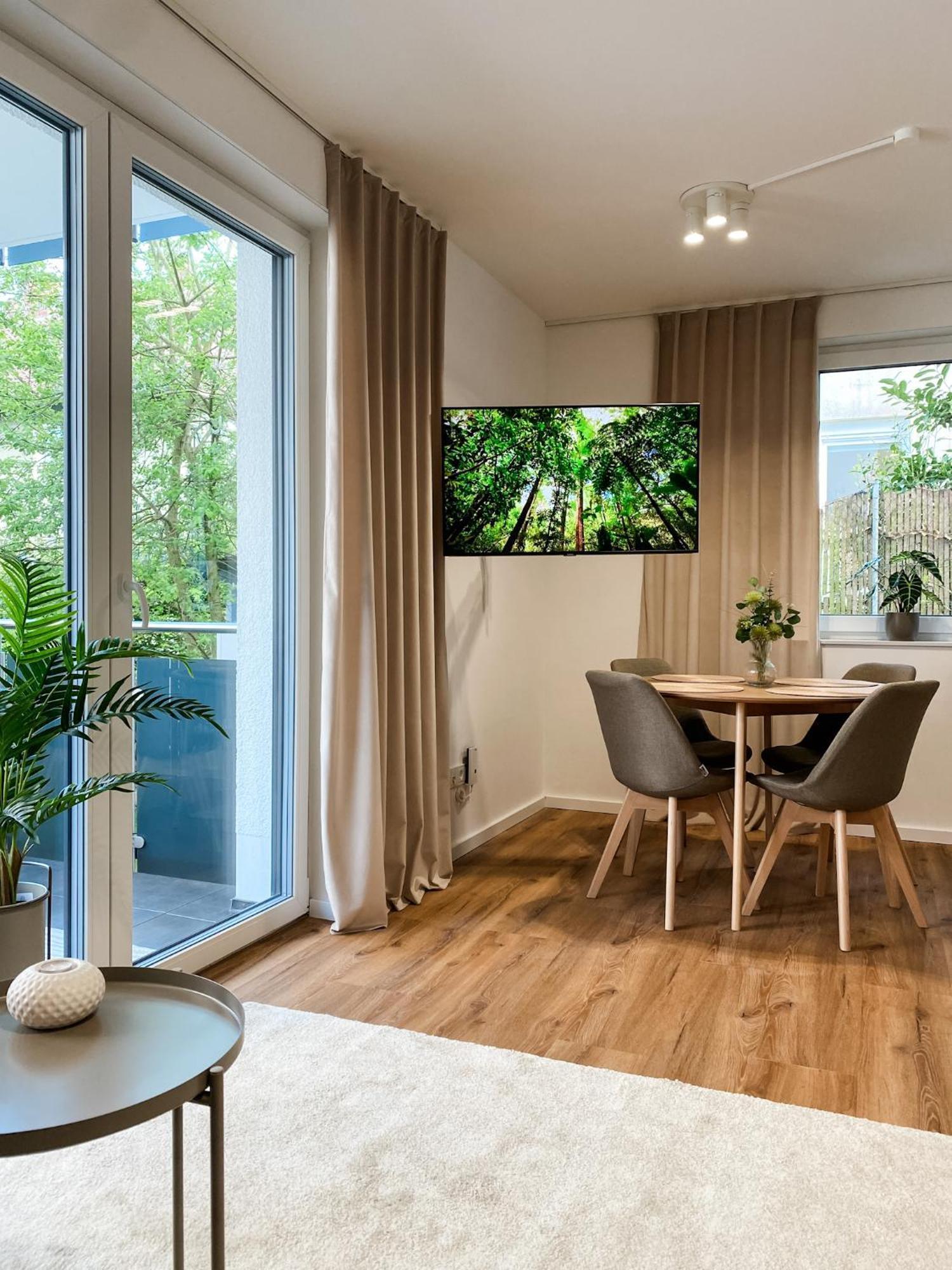 Zwei Apartments Fuer Bis Zu 8 Personen Zentral, Modern, Mit Terrasse & Balkon Bielefeld Esterno foto