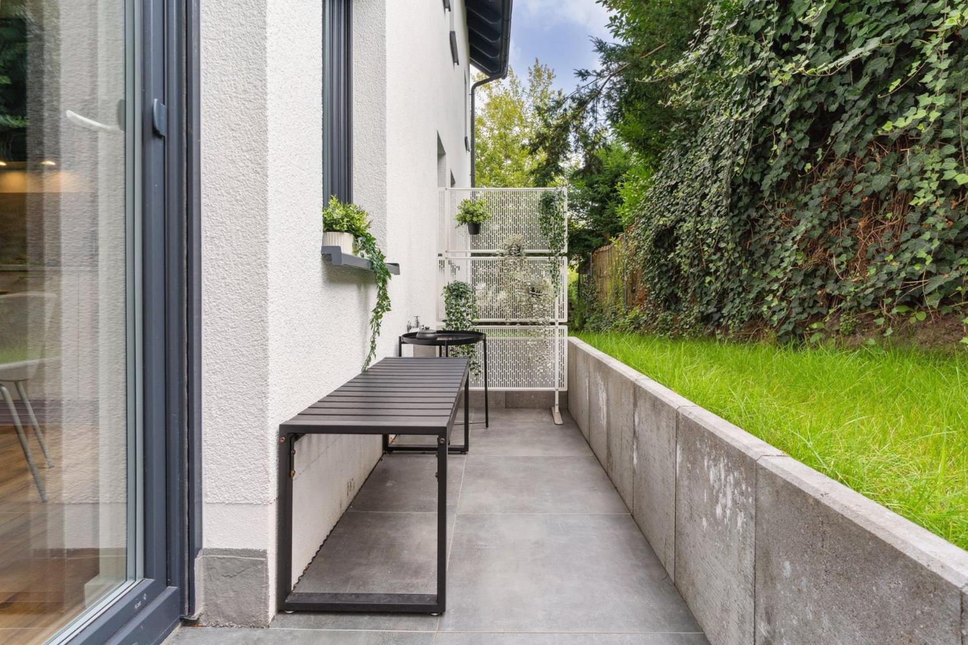 Zwei Apartments Fuer Bis Zu 8 Personen Zentral, Modern, Mit Terrasse & Balkon Bielefeld Esterno foto